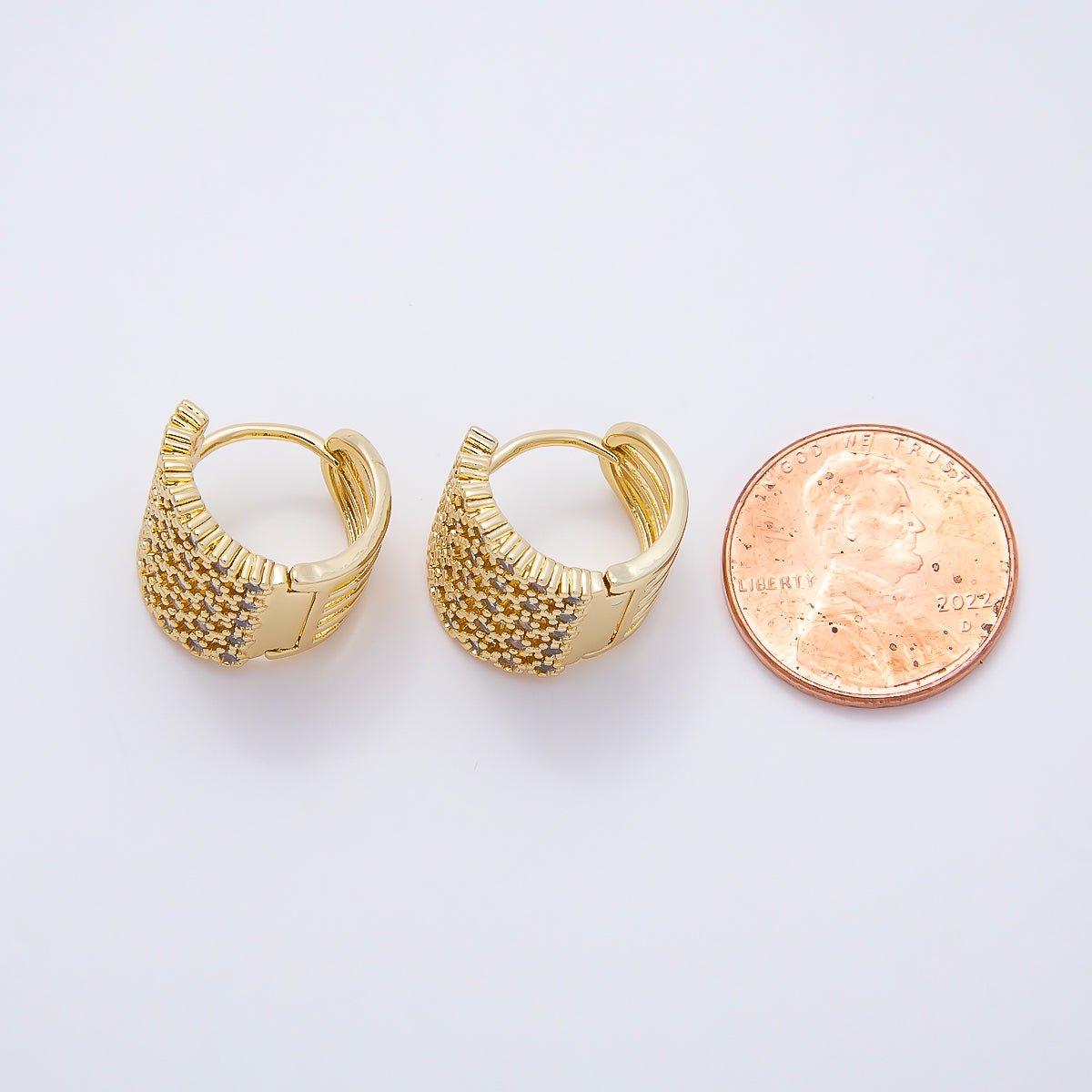 16K Gold Filled Micro Paved CZ Multiple Band Claw Cartilage Huggie